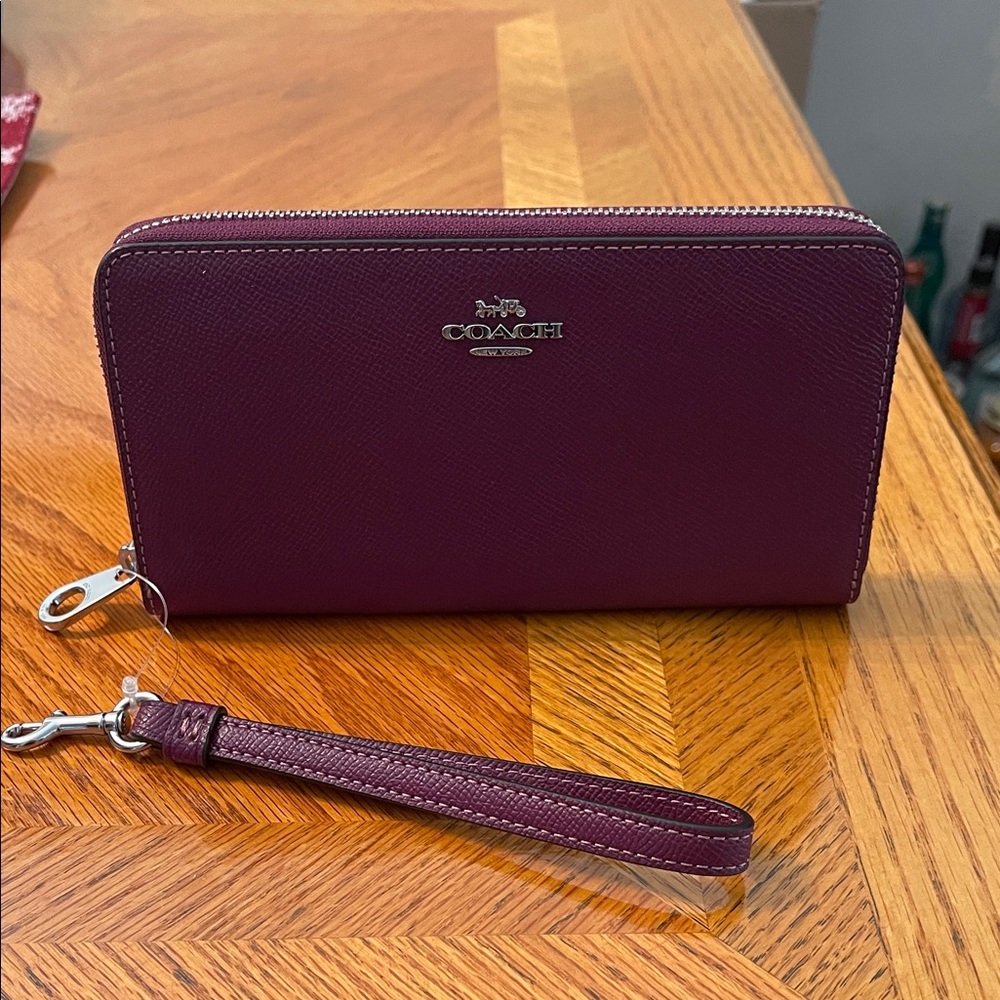 NWT Coach Wallet in Plum